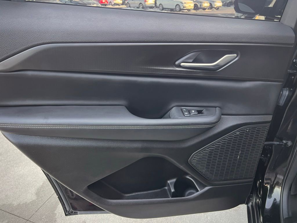 Used 2023 Jeep Grand Cherokee L Laredo image 24