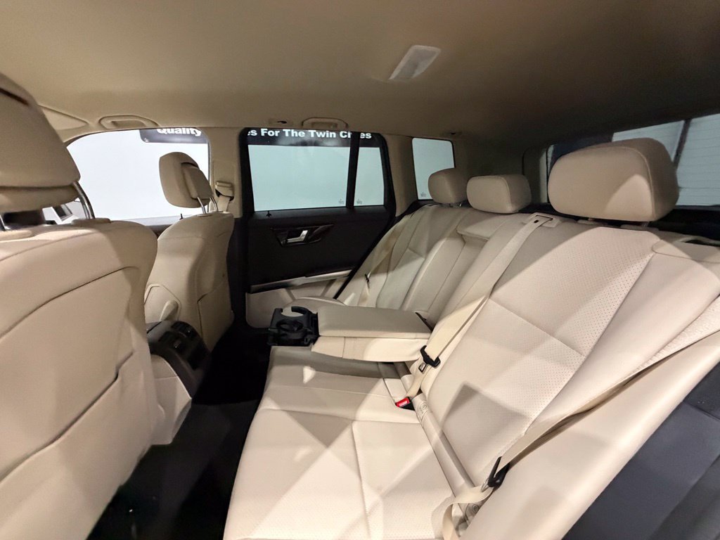 Used 2013 Mercedes-Benz GLK 350 4MATIC image 25