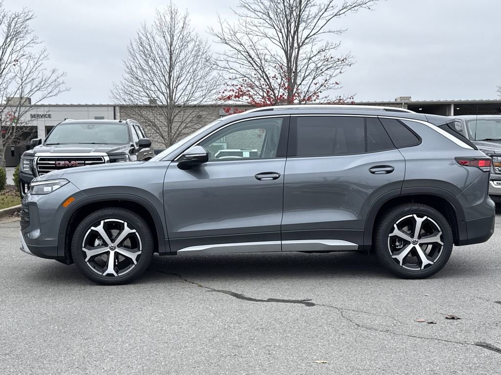 New 2026 Volkswagen Tiguan SE image 2