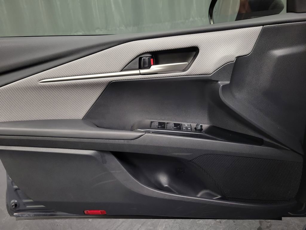 Used 2025 Toyota Camry SE image 22