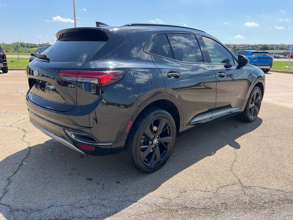 Used 2023 Buick Envision Essence w/ Sport Touring Package FWD image 5