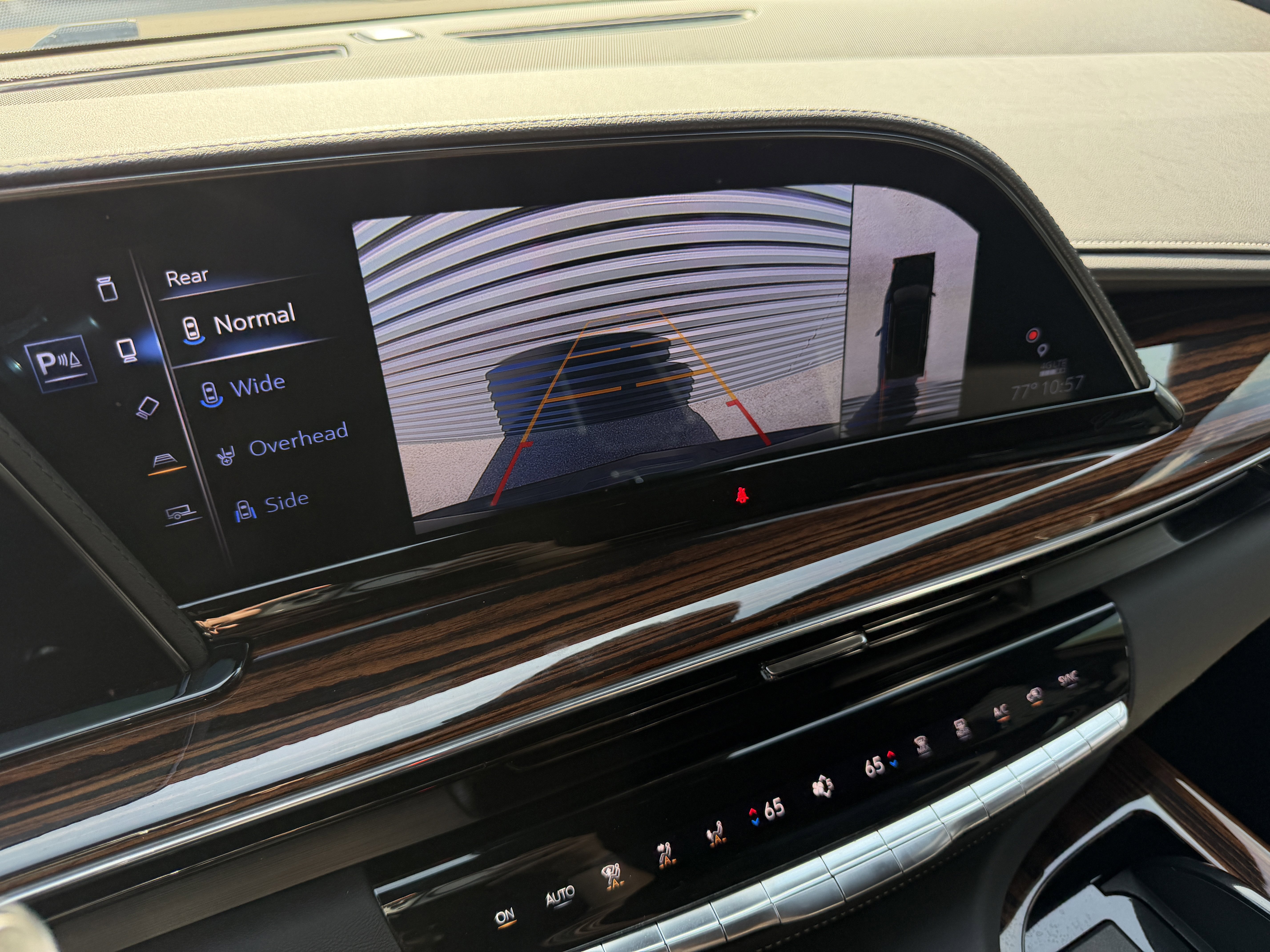 Used 2023 Cadillac Escalade Premium Luxury image 30