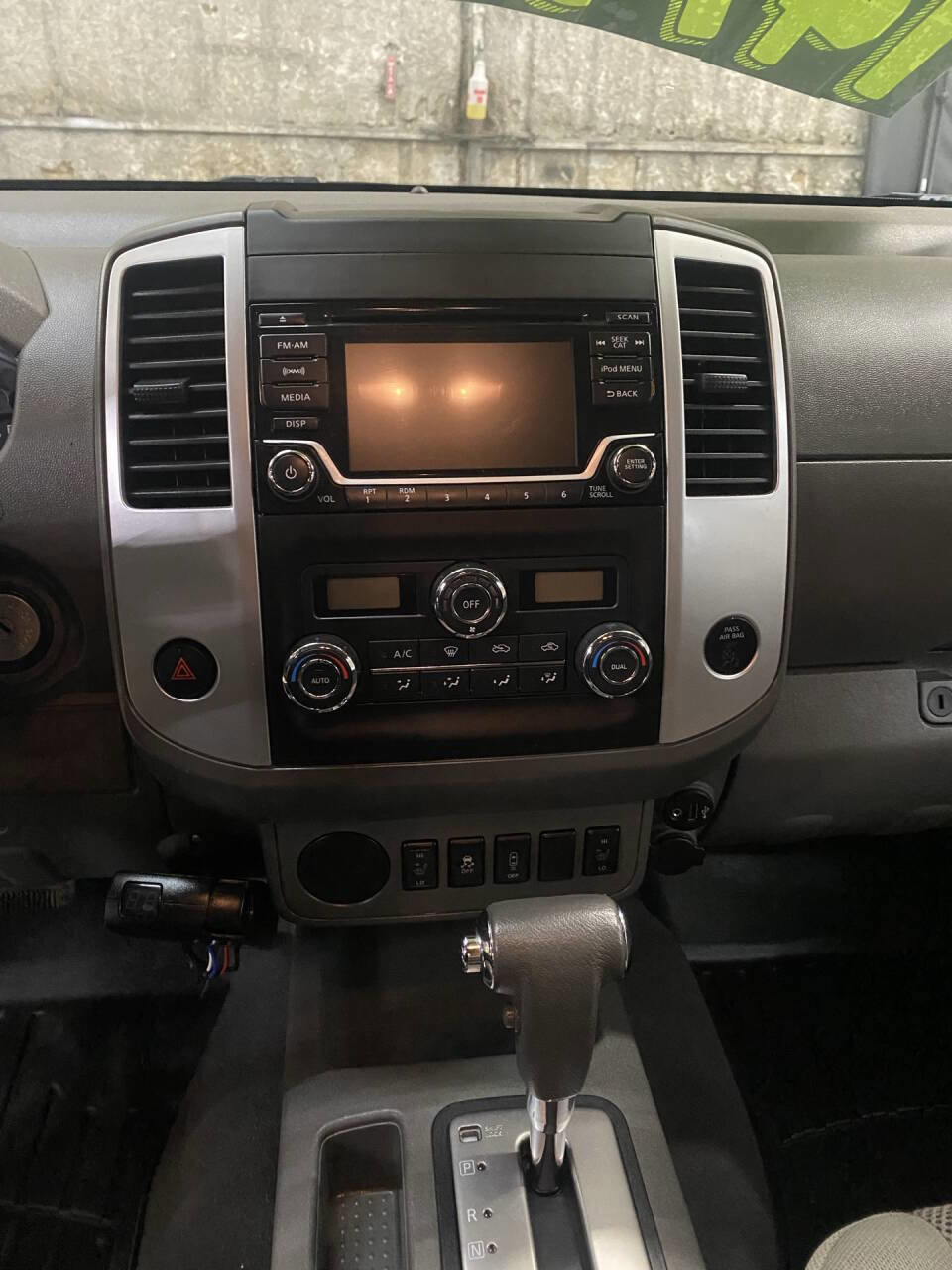 Used 2018 Nissan Frontier SV image 12