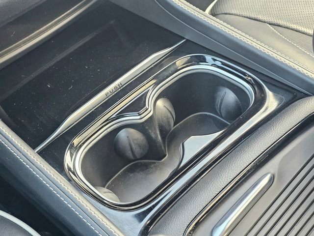 Used 2022 Chrysler Pacifica Limited w/ S Appearance Package image 36