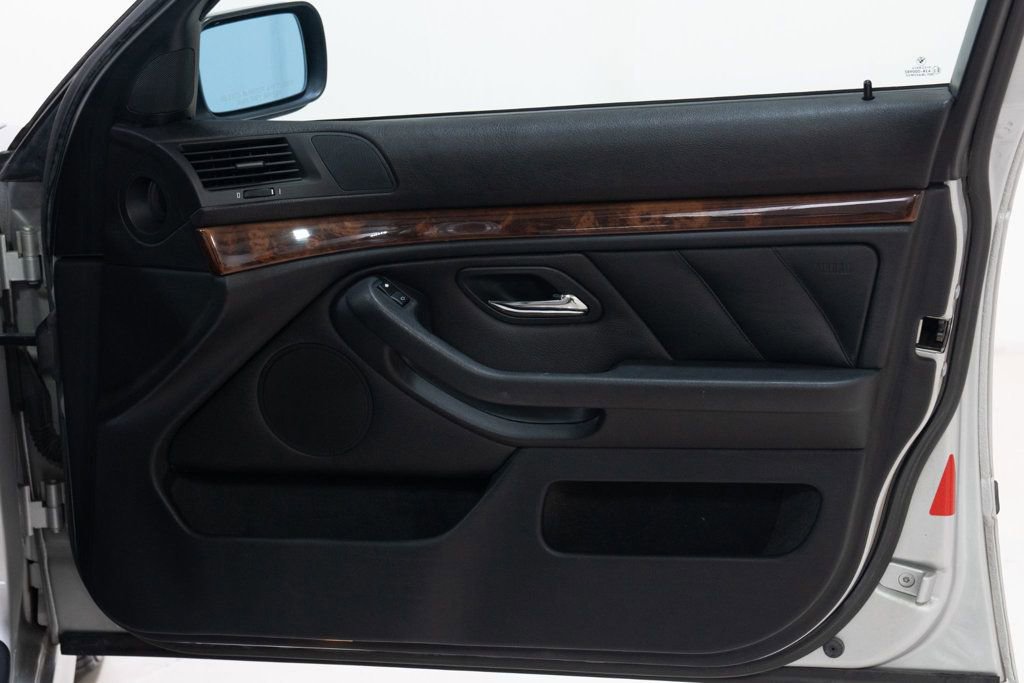 Used 2000 BMW 540i Sedan image 27