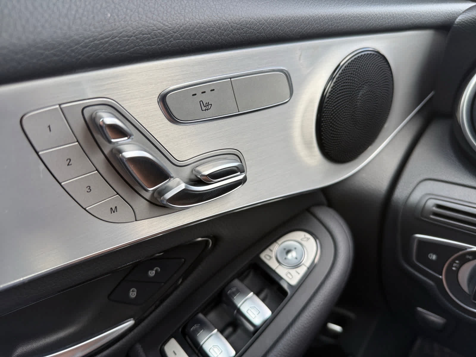 Used 2019 Mercedes-Benz GLC 300 image 28