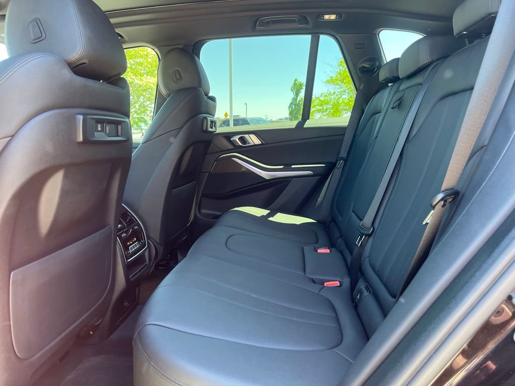 Used 2022 BMW X5 xDrive40i w/ Premium Package AWD/4WD image 19