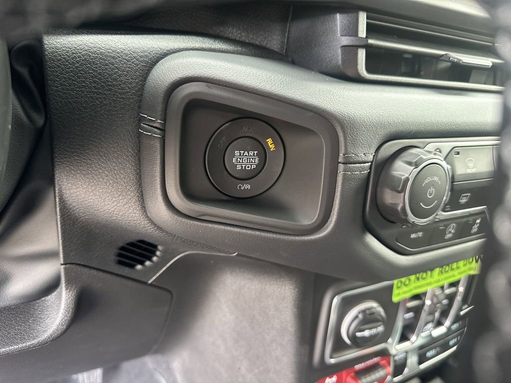 New 2025 Jeep Gladiator Mojave image 20