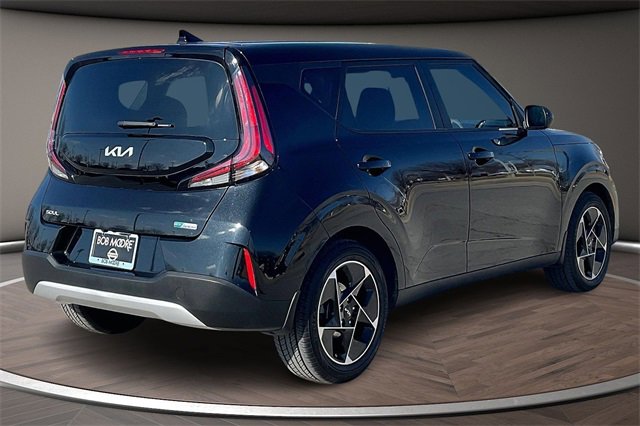 Used 2023 Kia Soul EX image 2