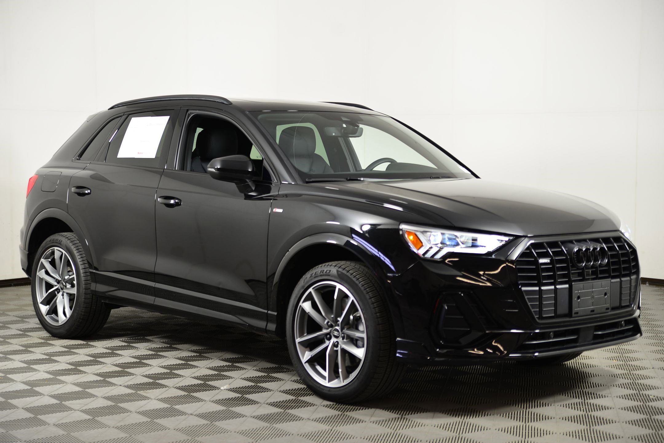 Certified 2025 Audi Q3 2.0T Premium w/ Convenience Package image 6