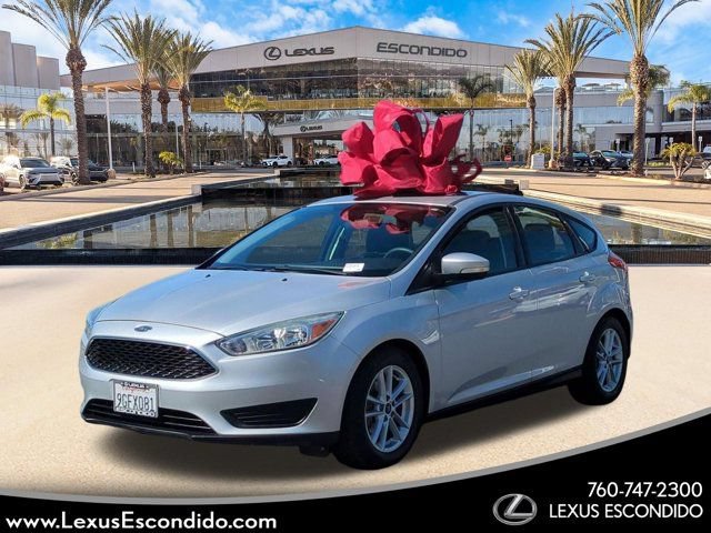 Used 2015 Ford Focus SE FWD image 1