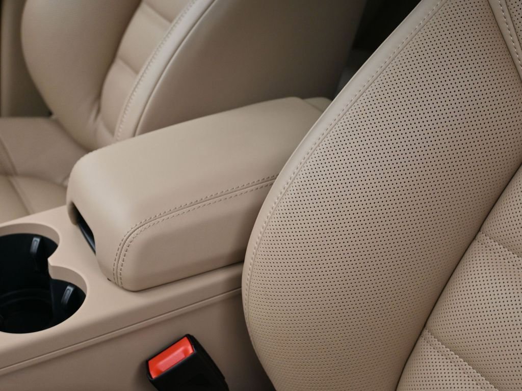 Certified 2026 Porsche Macan GTS image 21