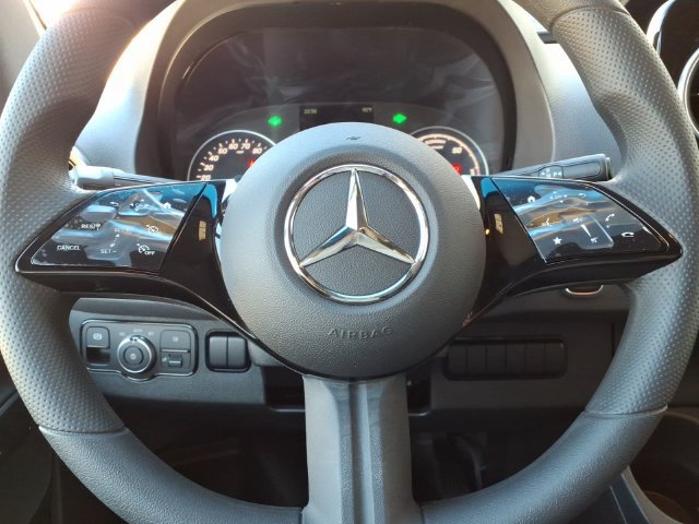 New 2025 Mercedes-Benz eSprinter 170 Cargo image 9