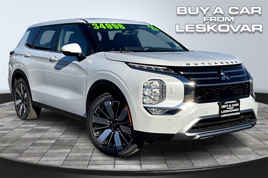New 2025 Mitsubishi Outlander SE