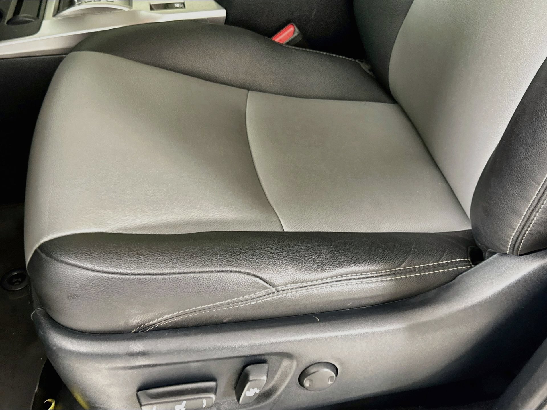 Used 2020 Toyota 4Runner SR5 Premium w/ Moonroof Package AWD/4WD image 20