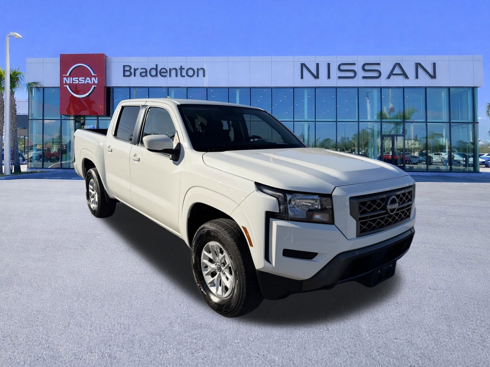 Certified 2024 Nissan Frontier SV image 3