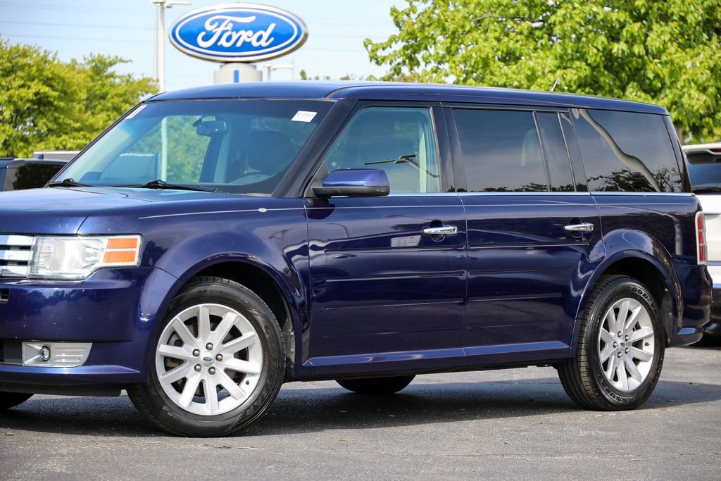 Used 2011 Ford Flex SEL w/ Rapid Spec Order Code FWD image 11