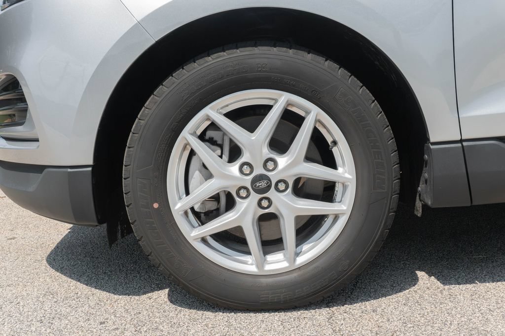 Used 2023 Ford Edge SEL AWD/4WD image 13
