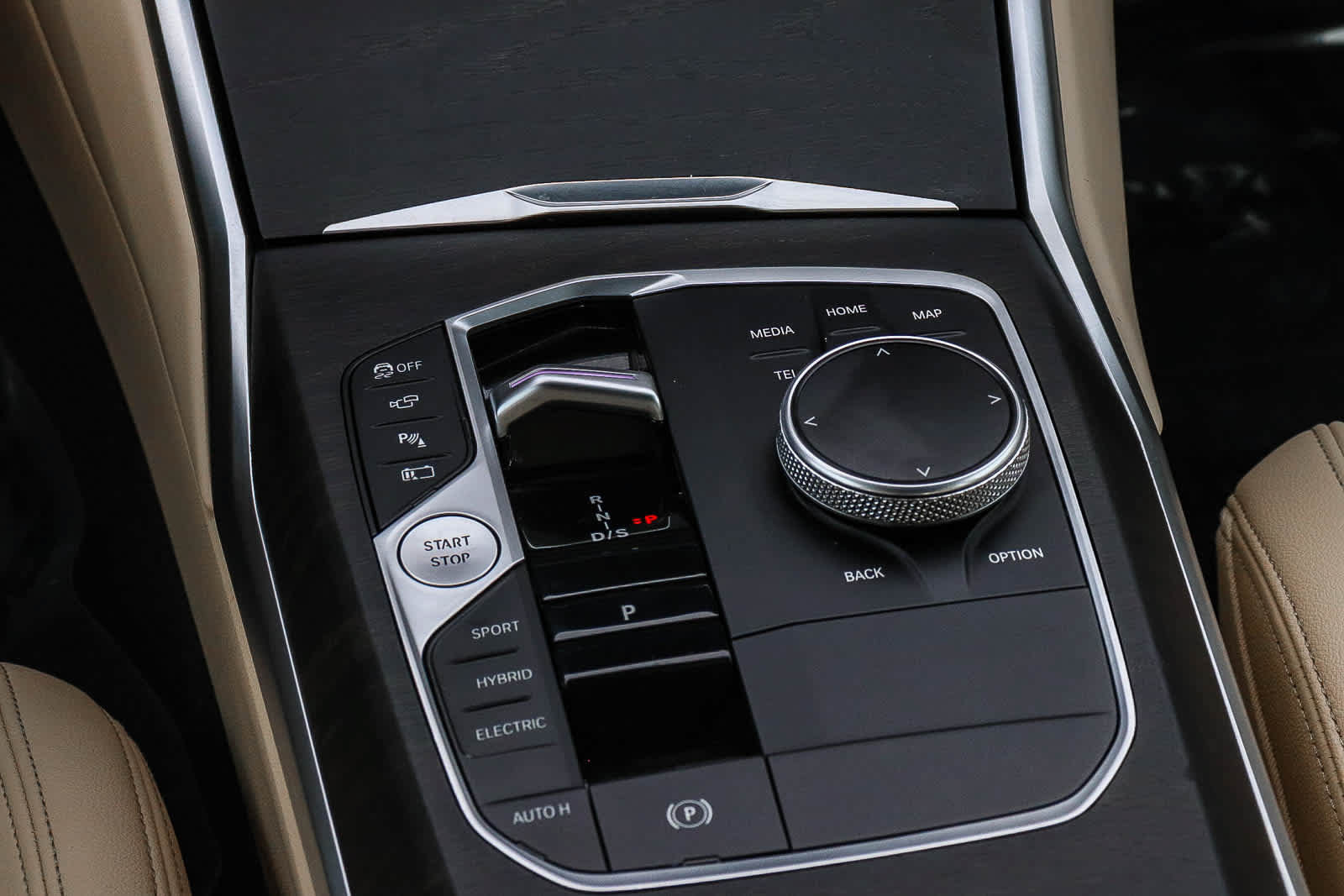 Used 2024 BMW 330e w/ Premium Package RWD image 24