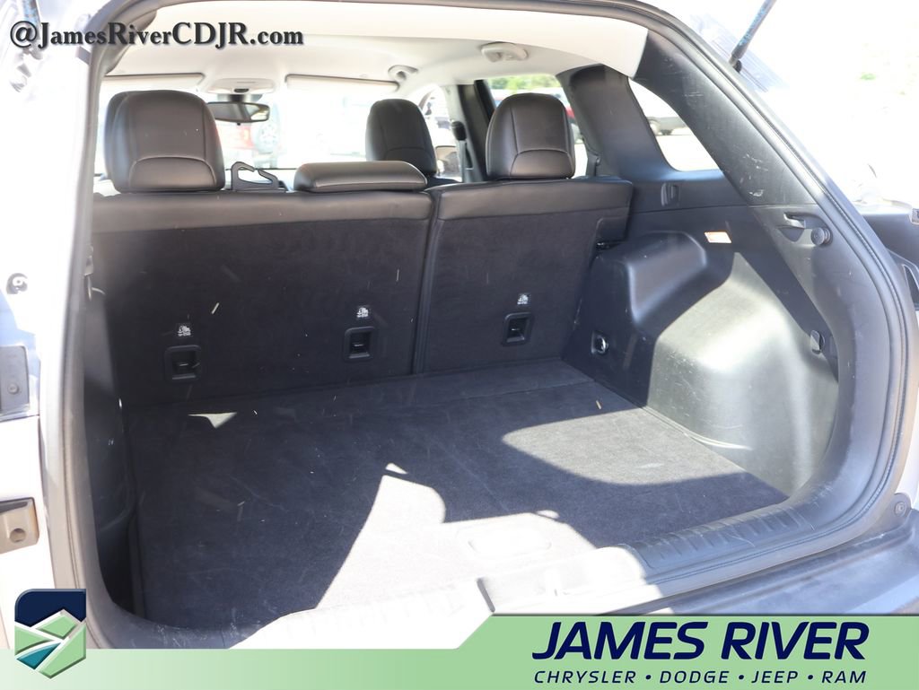 Used 2021 Jeep Cherokee Latitude Lux w/ Mopar Interior Package AWD/4WD image 15