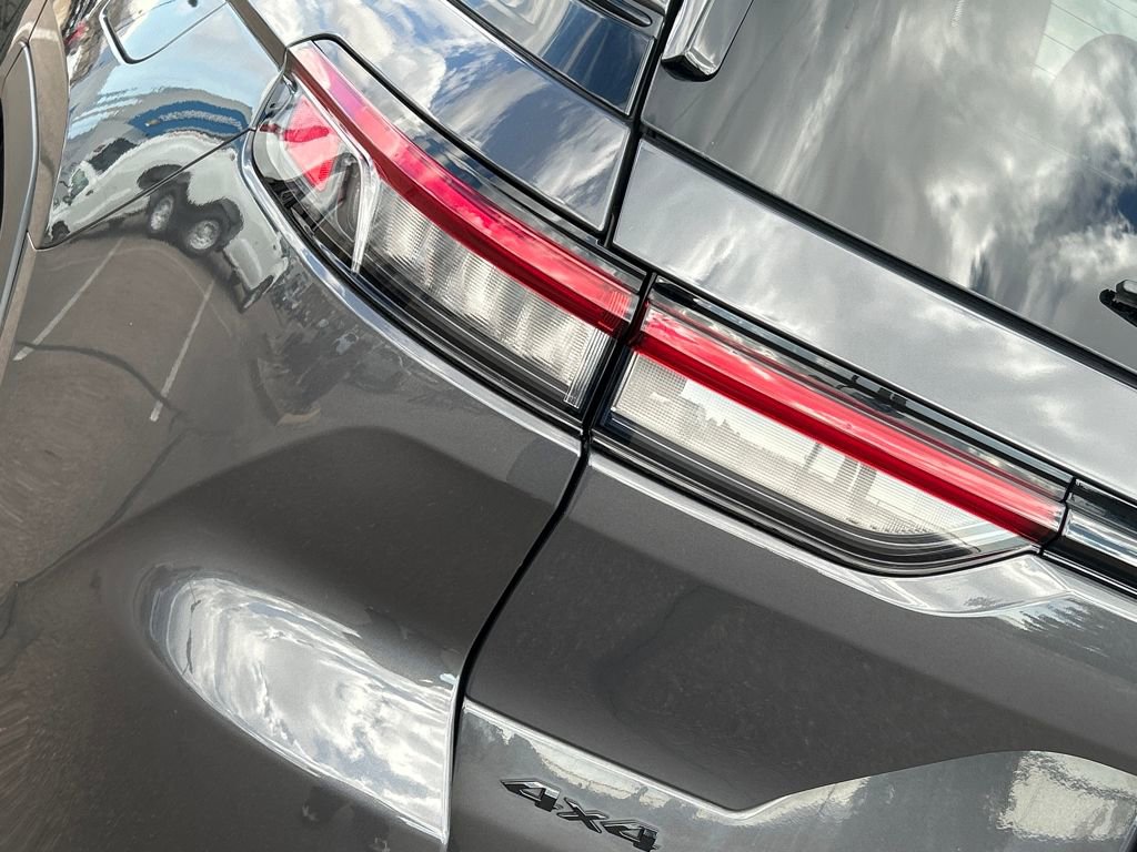 Used 2023 Jeep Grand Cherokee Altitude image 24