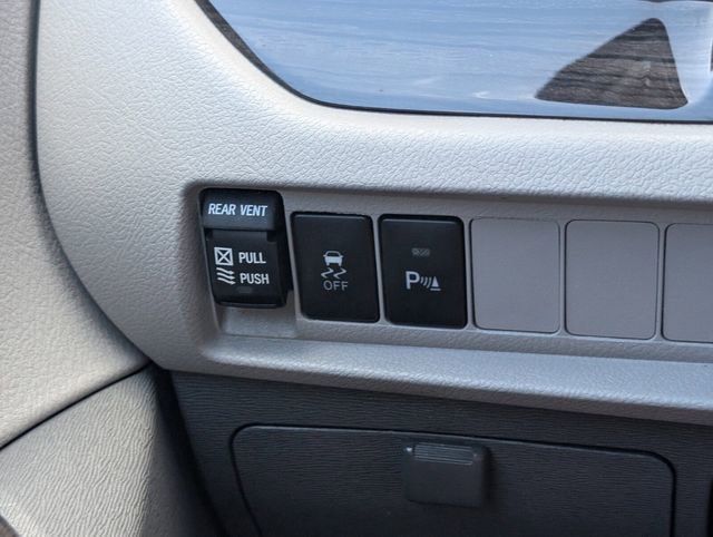 Used 2019 Toyota Sienna XLE w/ XLE Navigation Package FWD image 29