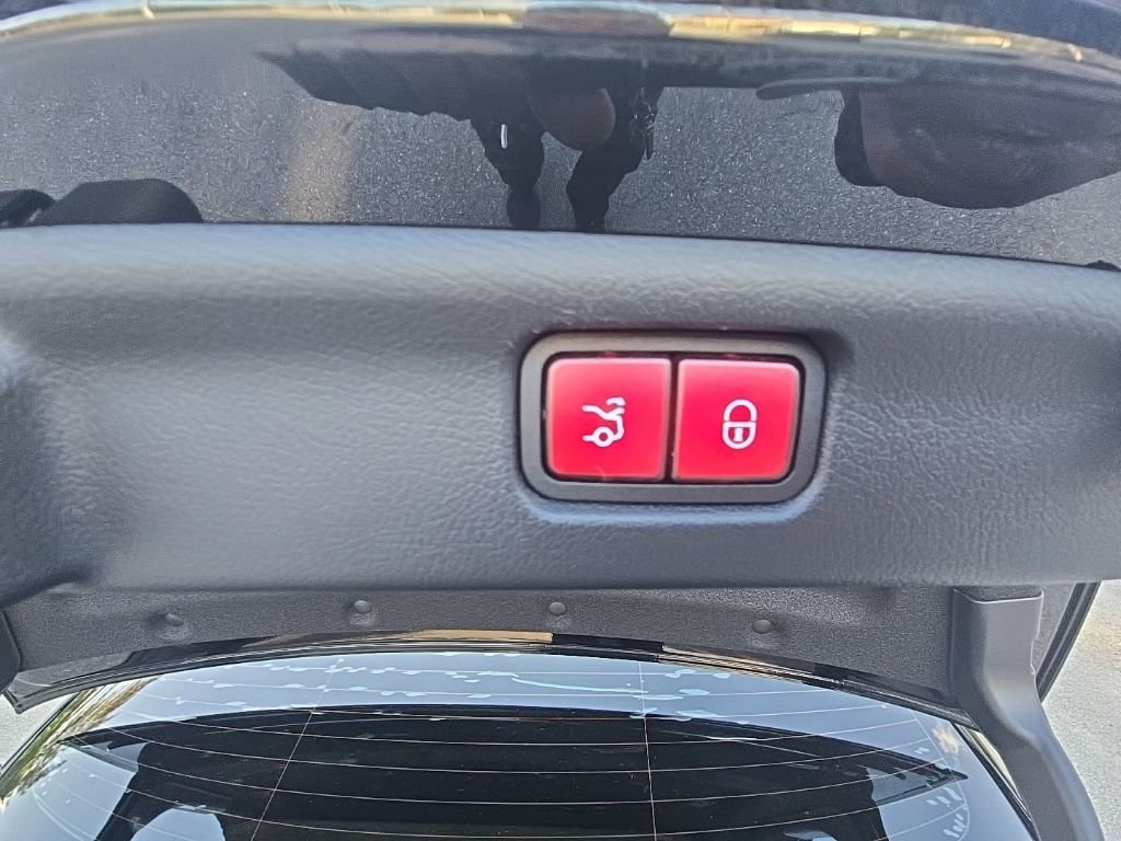 Used 2022 Mercedes-Benz C 300 Sedan w/ AMG Line w/ Night Package image 33