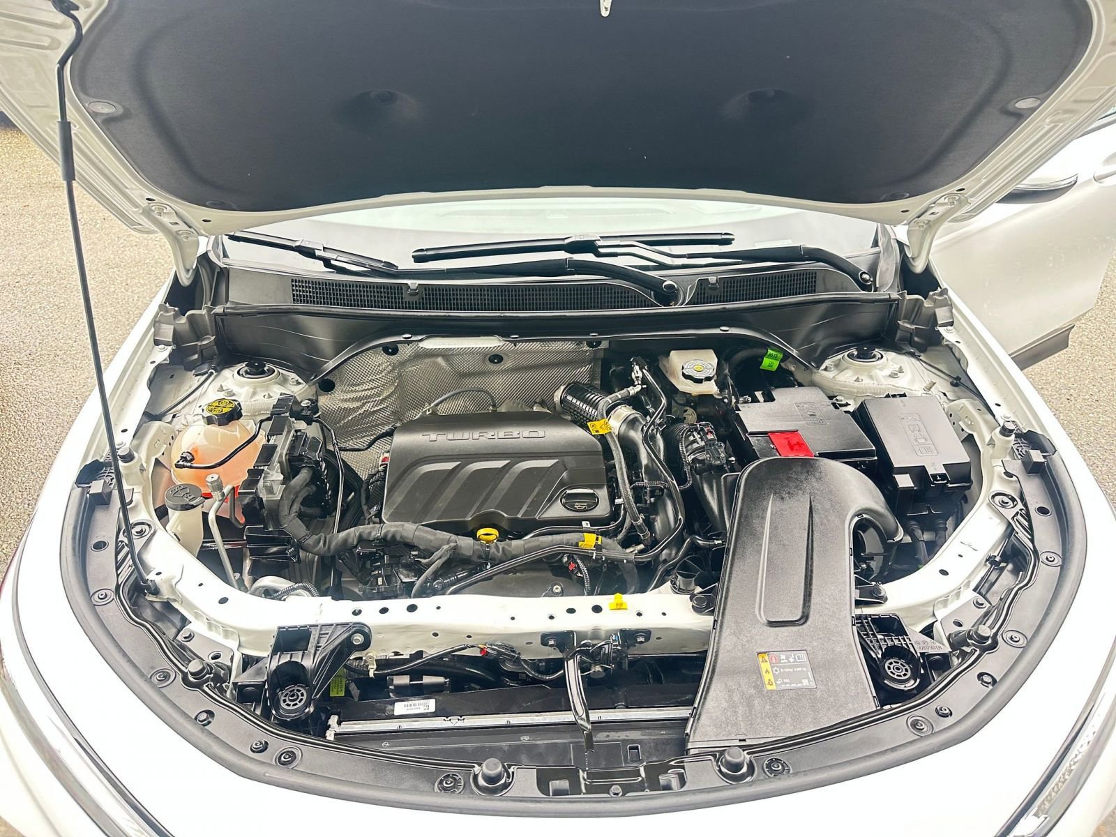 Used 2025 Buick Envista Preferred image 32