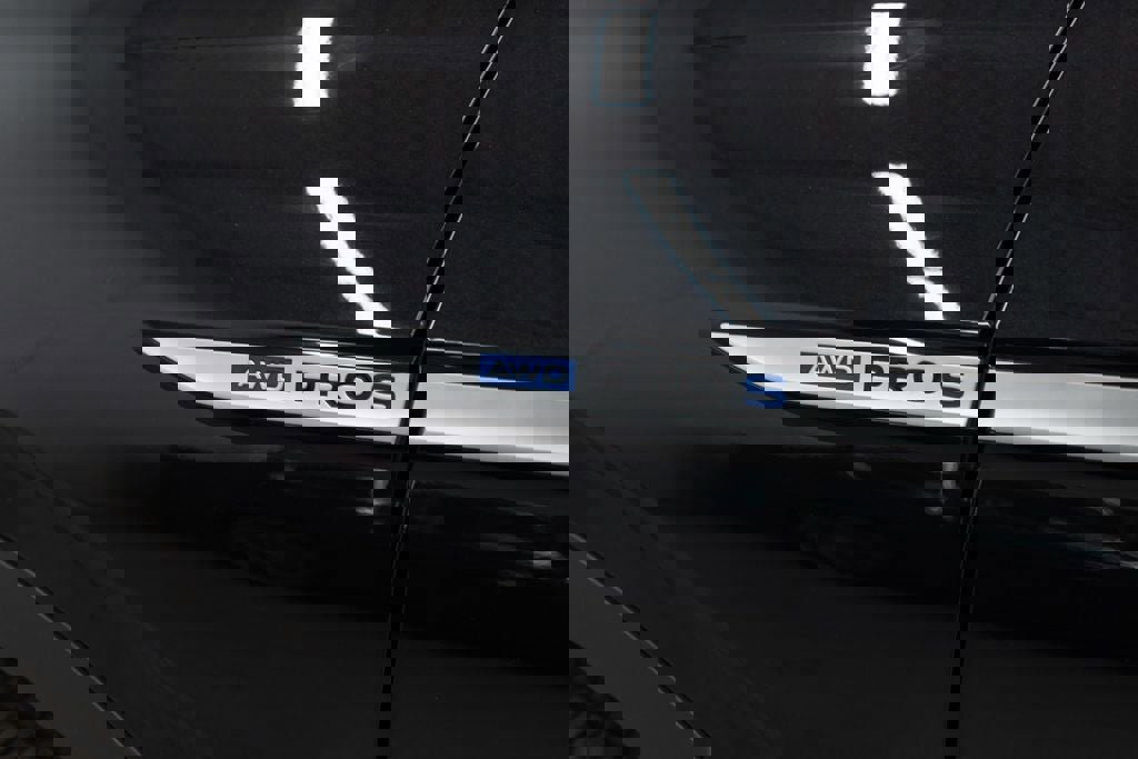 Used 2023 Volkswagen ID.4 Pro S Plus image 44