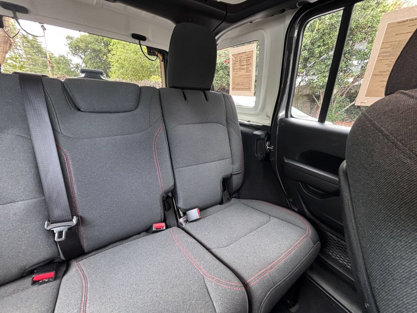 Used 2025 Jeep Wrangler Unlimited Rubicon AWD/4WD image 35