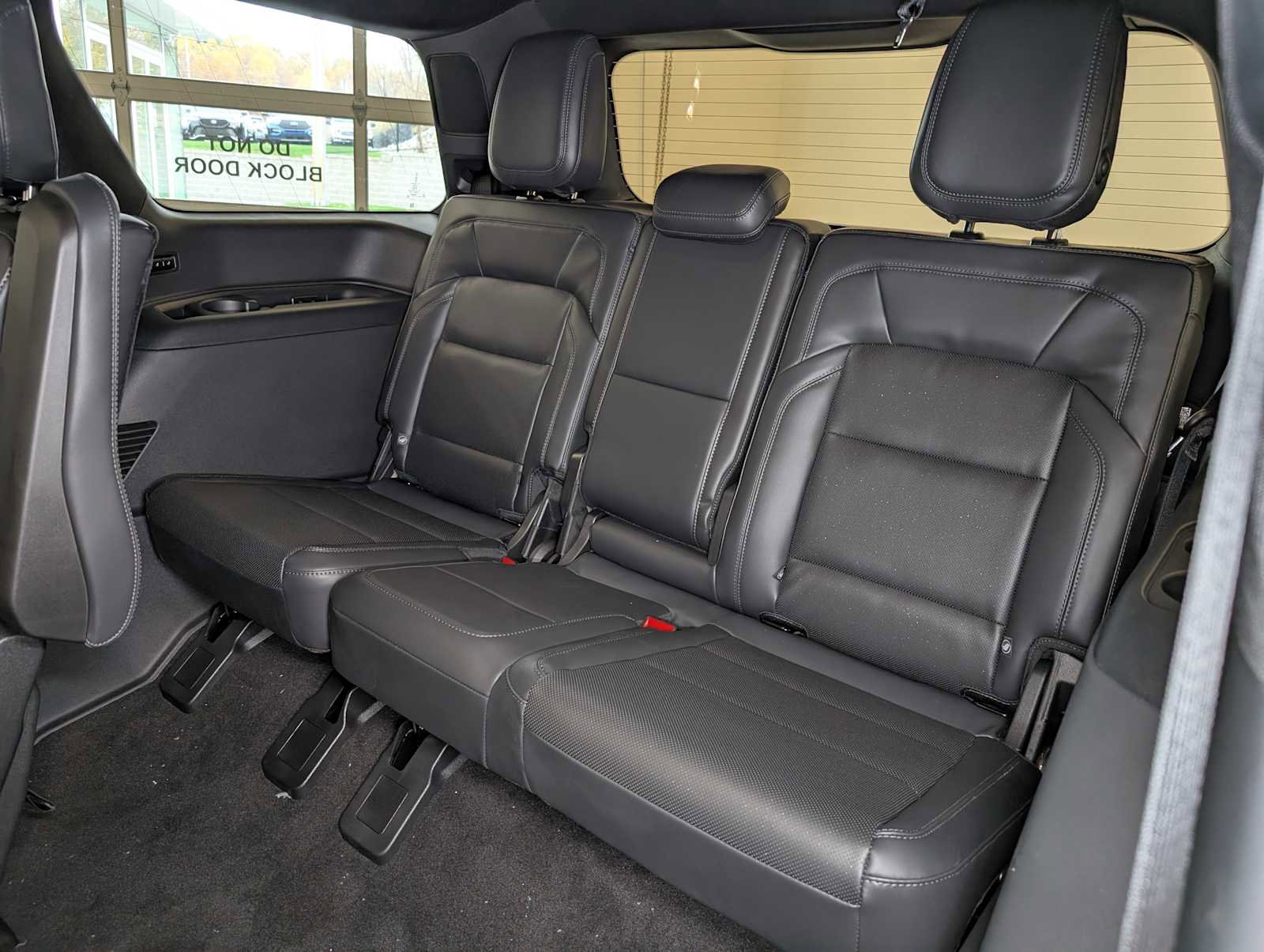 New 2025 Lincoln Navigator Reserve w/ Jet Appearance Package image 15