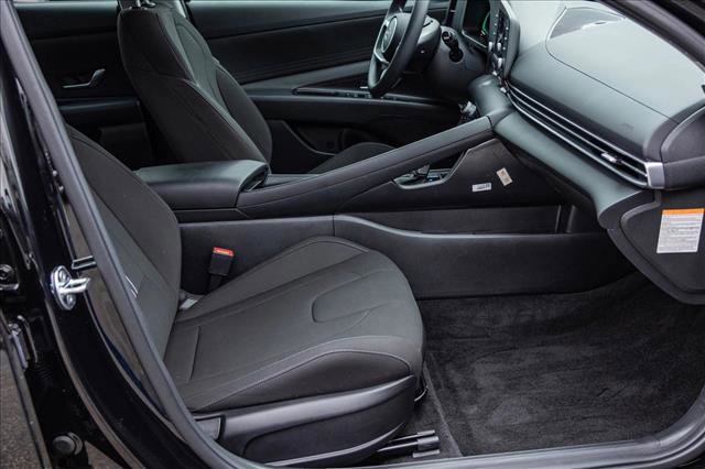 Certified 2025 Hyundai Elantra Blue image 28