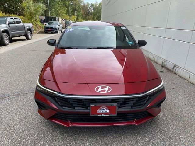 Used 2025 Hyundai Elantra Sport image 3