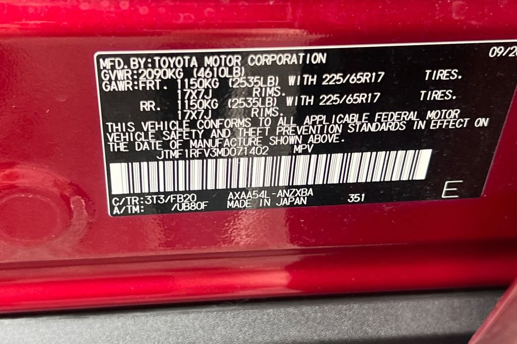 Certified 2021 Toyota RAV4 LE AWD/4WD image 28