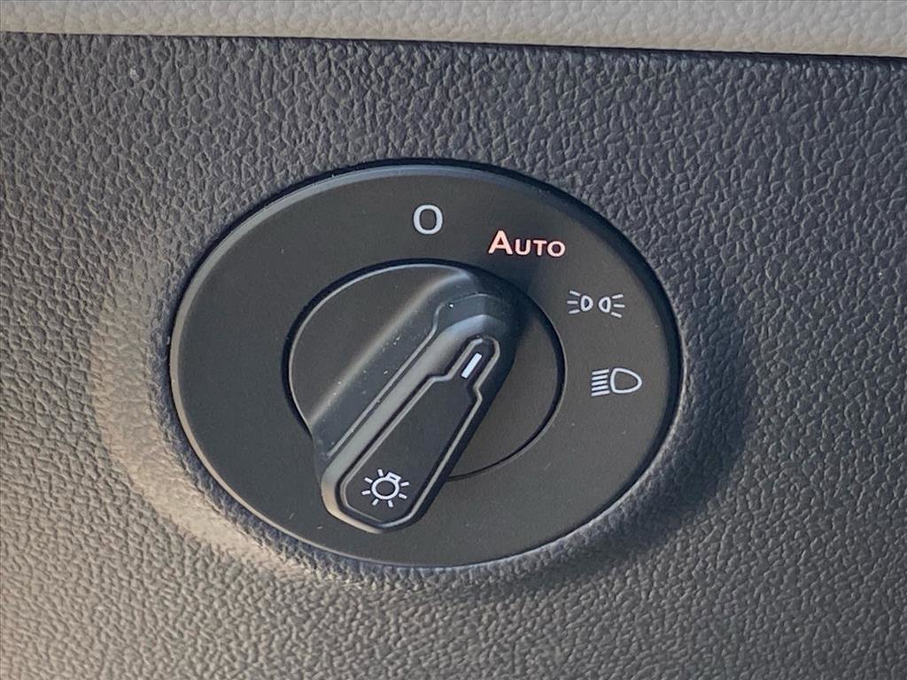Certified 2024 Volkswagen Taos SE FWD image 13