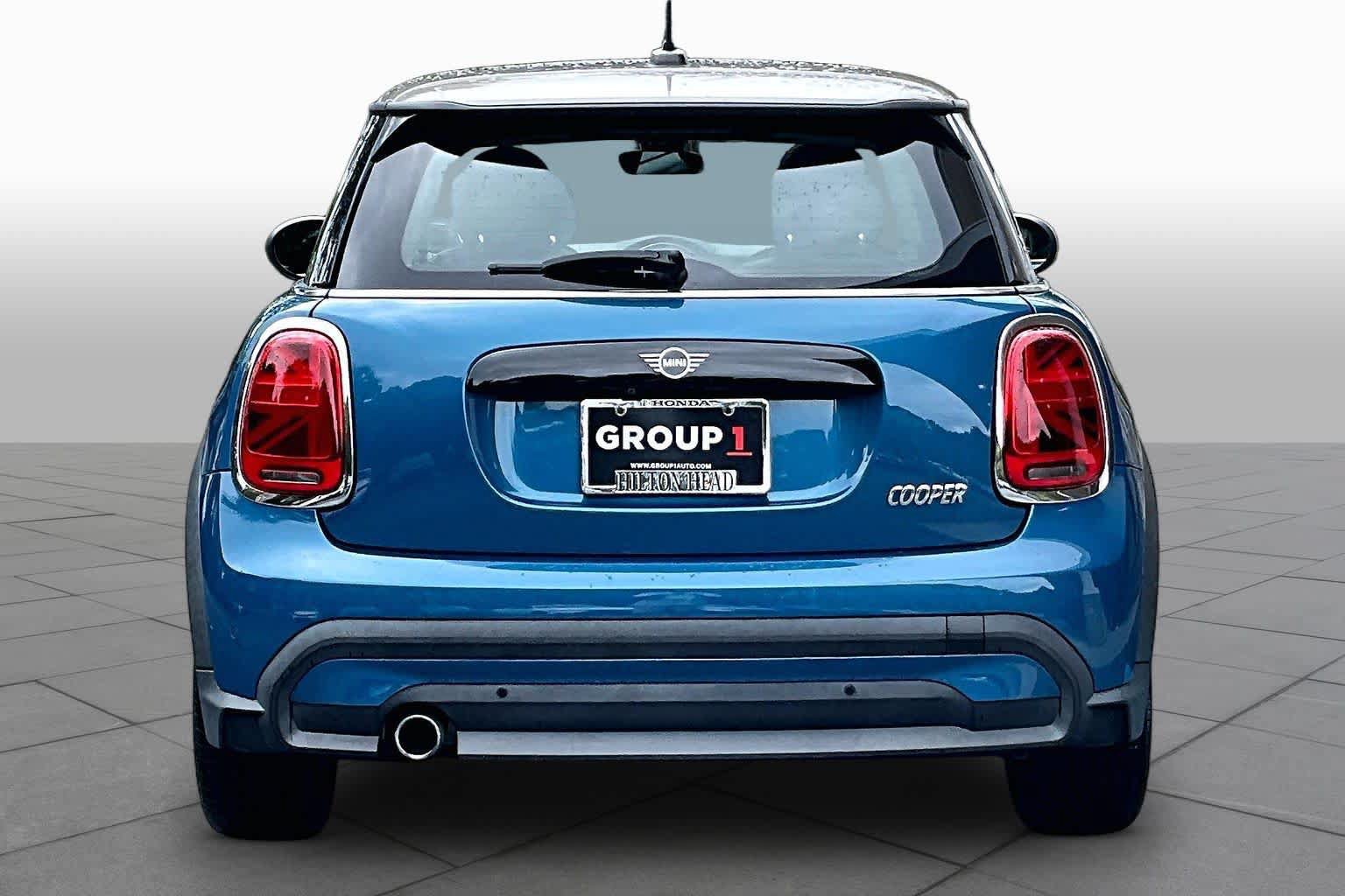 Used 2022 MINI Cooper 2-Door Hardtop FWD image 5