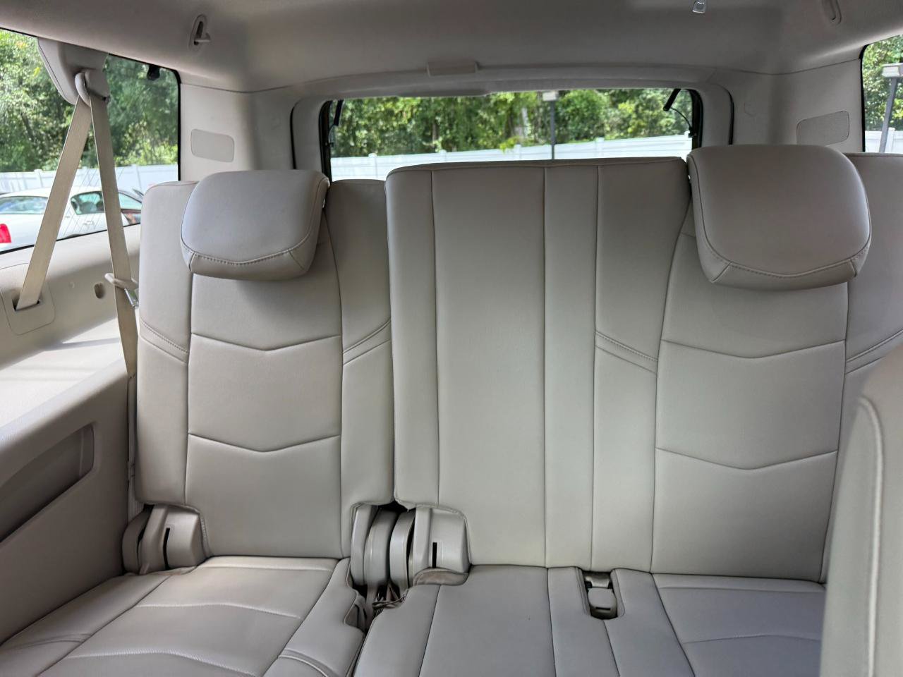 Used 2018 Cadillac Escalade ESV Luxury RWD image 27