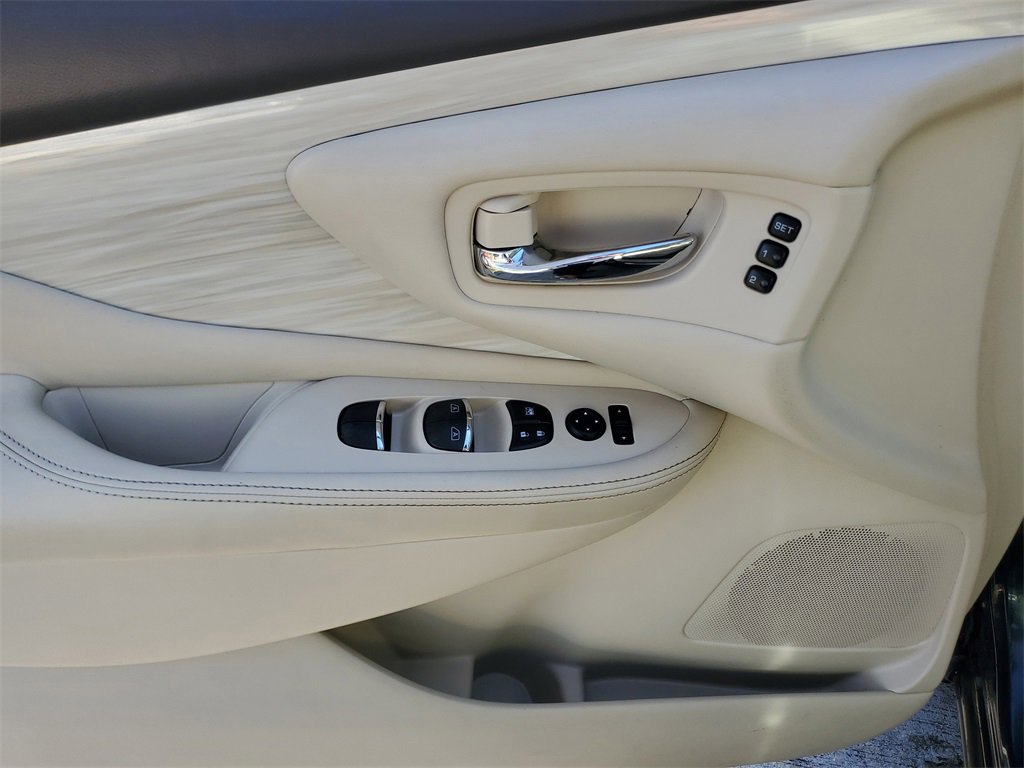 Certified 2018 Nissan Murano SL w/ Cargo Package image 19