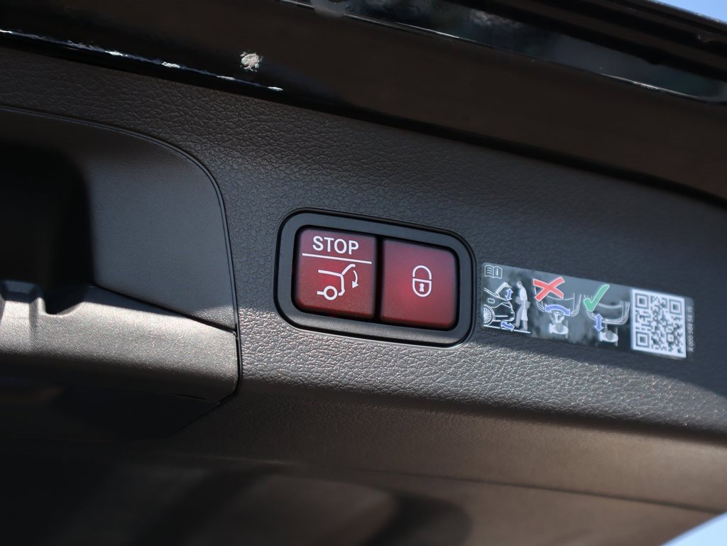 New 2026 Mercedes-Benz GLS 450 4MATIC image 21