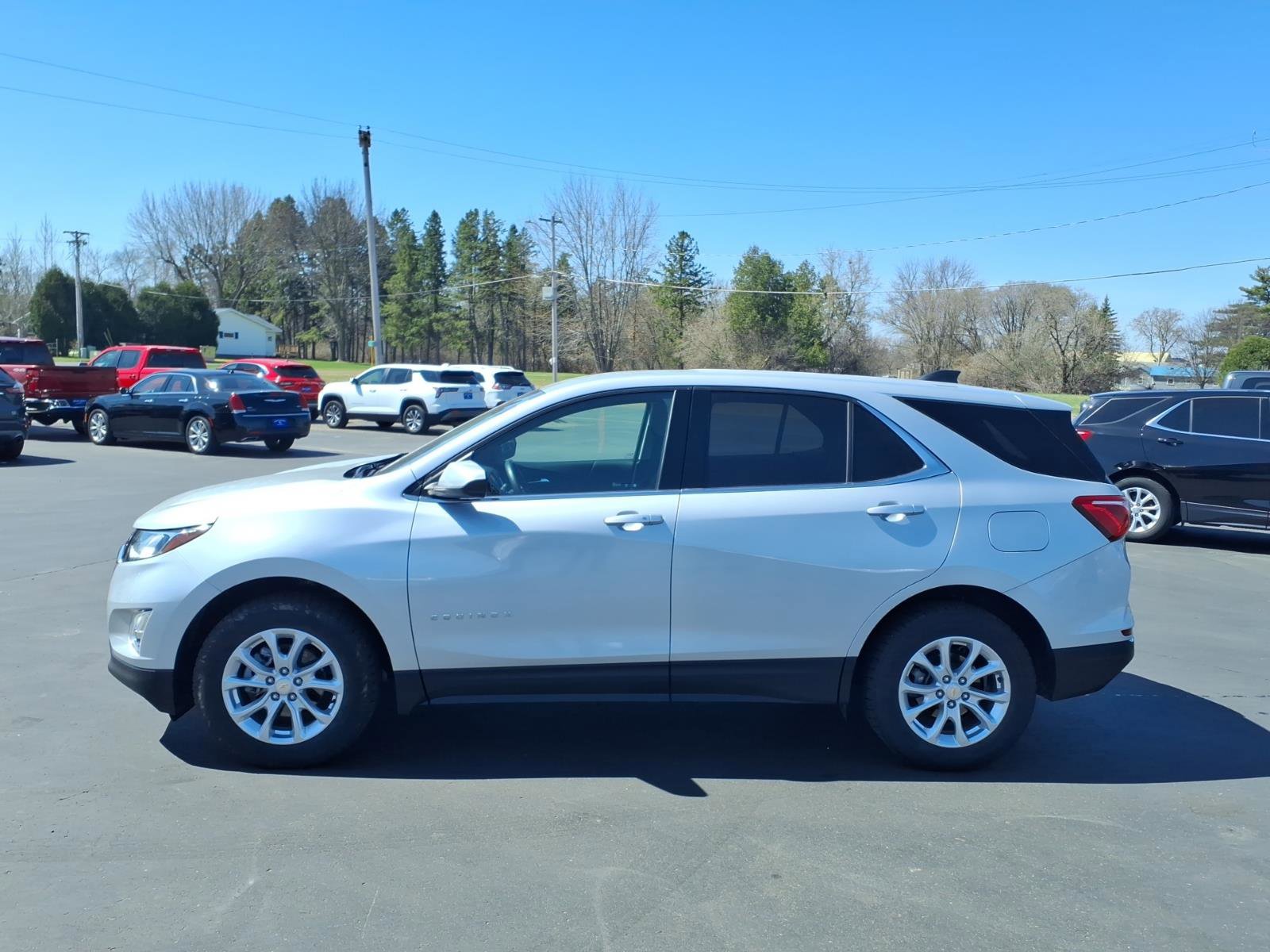 Used 2020 Chevrolet Equinox LT image 2