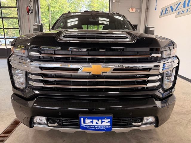 Used 2023 Chevrolet Silverado 3500 High Country AWD/4WD image 3