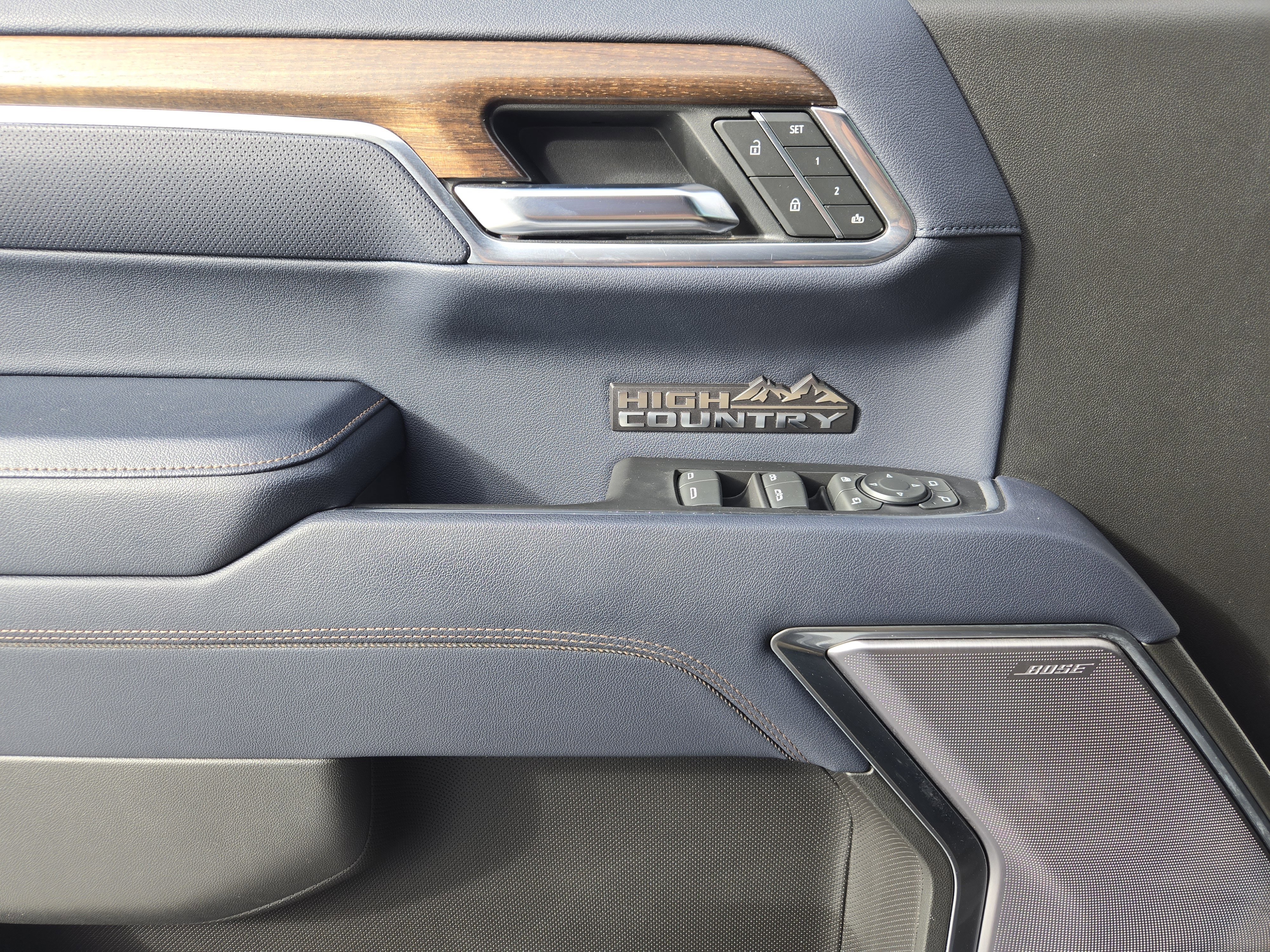 Used 2022 Chevrolet Silverado 1500 High Country w/ Technology Package image 25