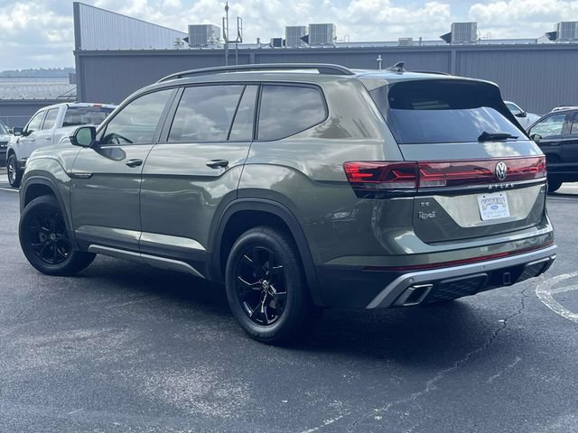 Used 2024 Volkswagen Atlas Peak Edition SE AWD/4WD image 6