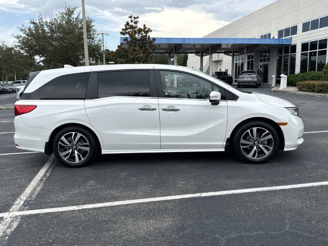 Certified 2024 Honda Odyssey Touring image 3