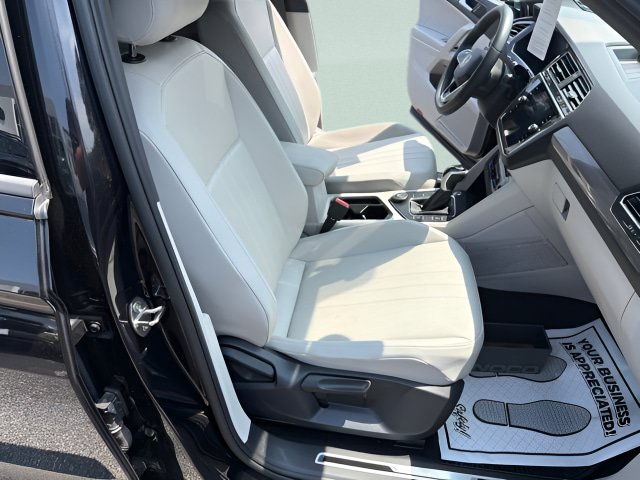 Certified 2024 Volkswagen Tiguan SE R-Line AWD/4WD image 28