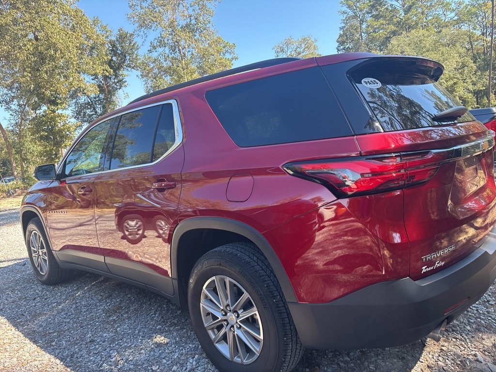 Used 2023 Chevrolet Traverse LT image 9