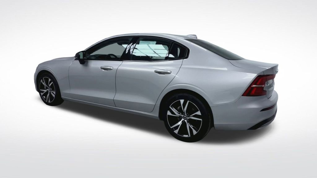 Used 2025 Volvo S60 B5 Core image 23