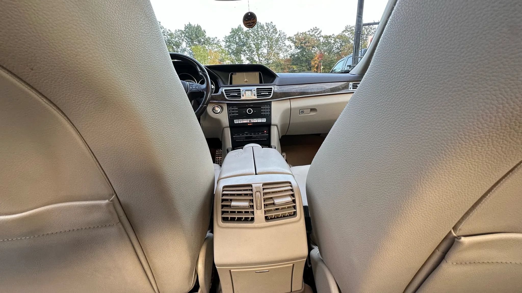 Used 2016 Mercedes-Benz E 350 4MATIC Sedan image 29