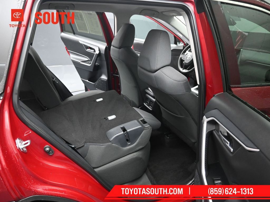 Used 2025 Toyota RAV4 XLE image 27