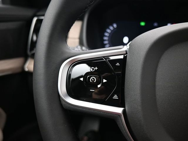 New 2026 Volvo XC90 B6 Plus w/ Protection Package Premier image 26